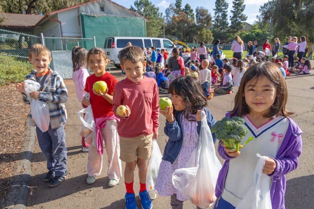 Del Mar students harvest valuable lessons at school Farmers Market assemblies – San Diego Union-Tribune
