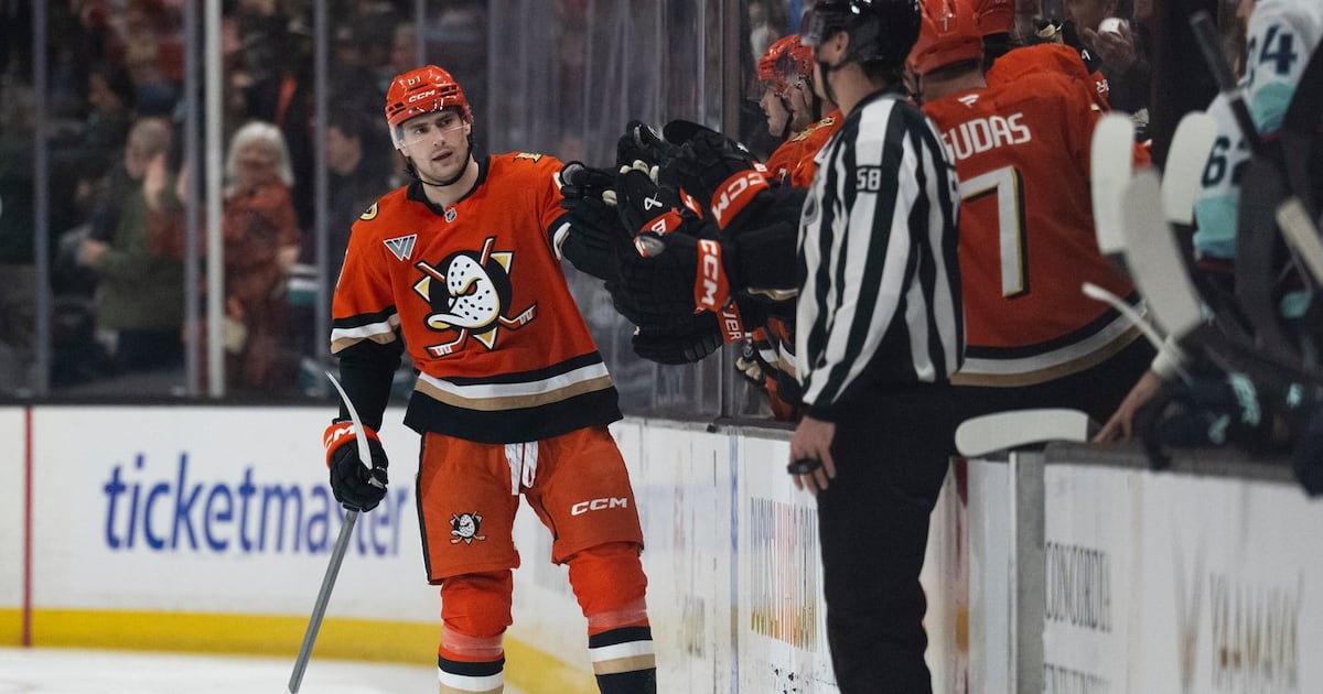Gauthier gets 25th goal as surging Ducks beat Kraken to move closer to Pacific Division lead