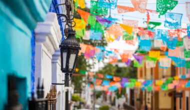 Daytime street scene of San José del Cabo&rsquo;s historic city center.