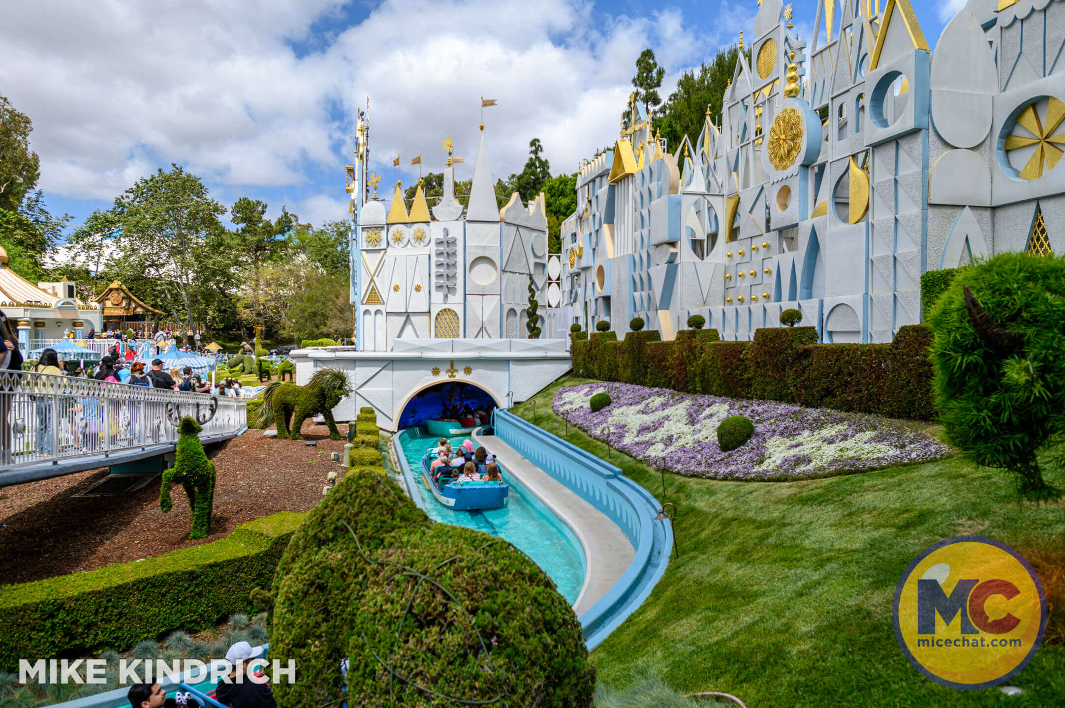 , DISNEYLAND UPDATE: Transport Troubles, 25 Years of Change & After Dark Dates Drop