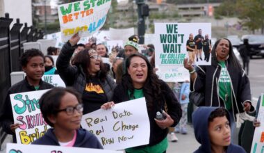 Oakland School District layoffs hundreds days after teachers vote to strike