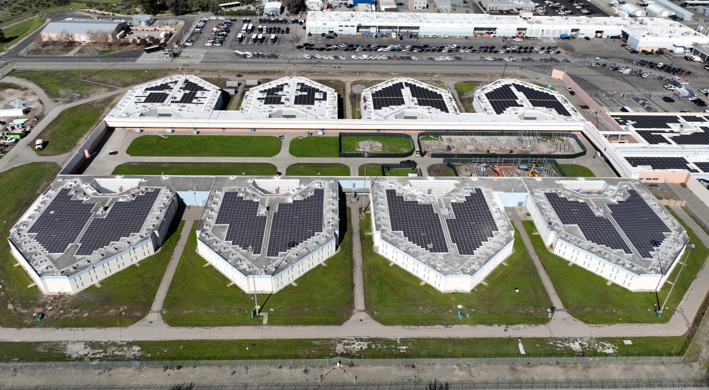 Oakland man charged with beating woman to death while on probation for attacking roommate