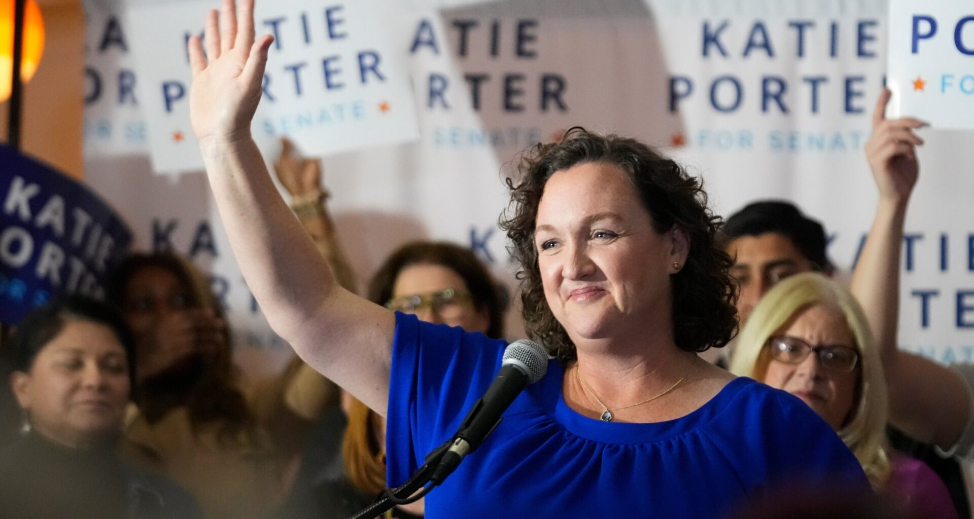 Crowded Democratic field in California governor’s race might provide a rare opening for the GOP