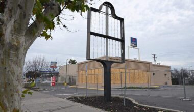 Wendy’s and KFC fast-food spots on C Street in Fresno closed