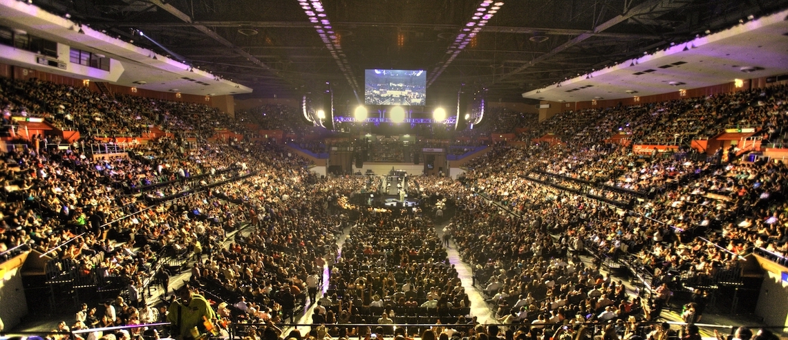 concert arena crowd