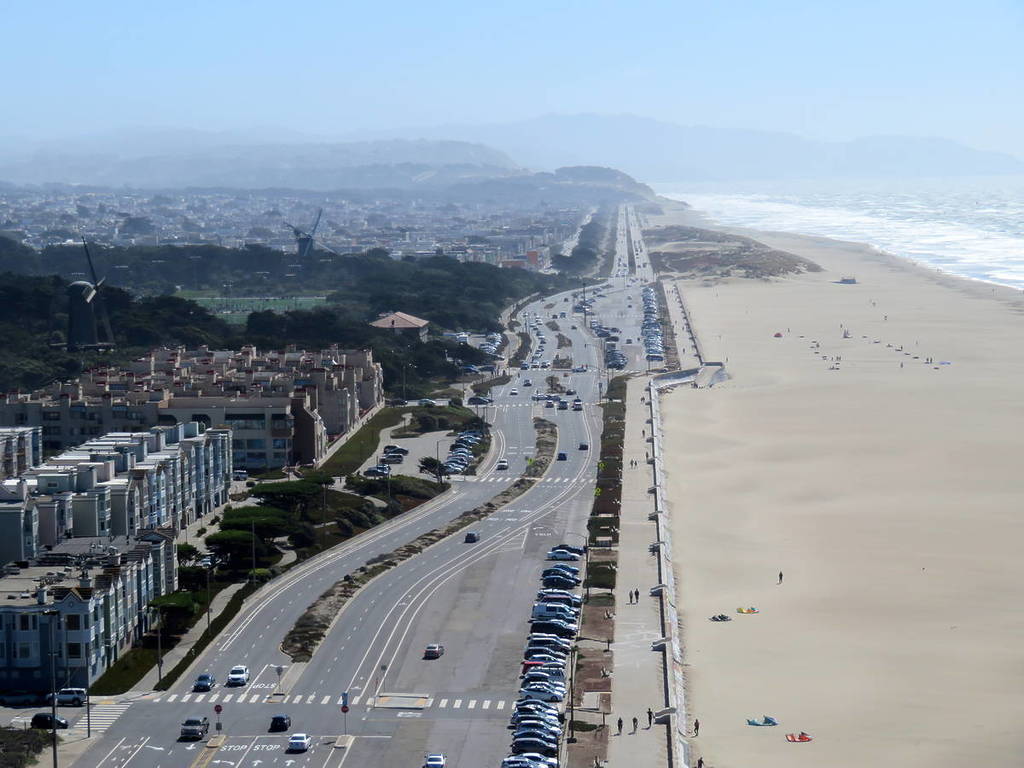 the great highway and ocean beach from sutro heights