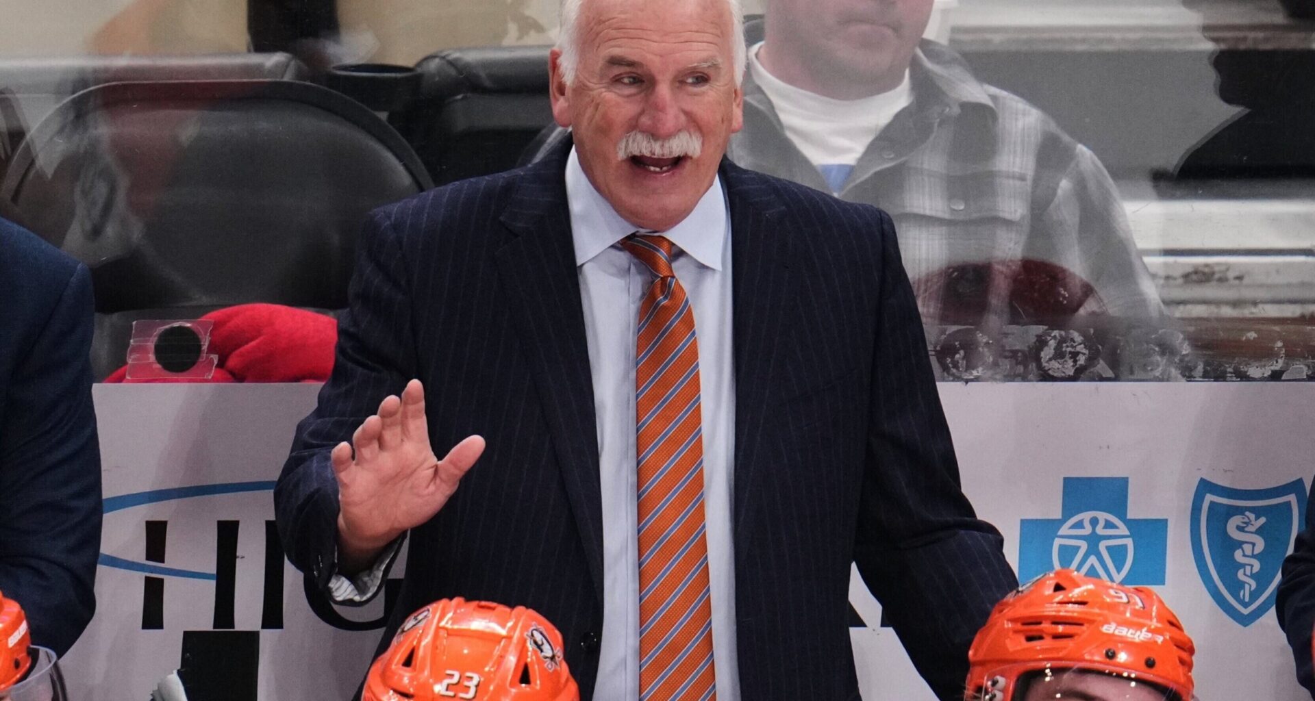 Joel Quenneville reaches 1,000 victories, joining Scotty Bowman in an elite club for NHL coaches