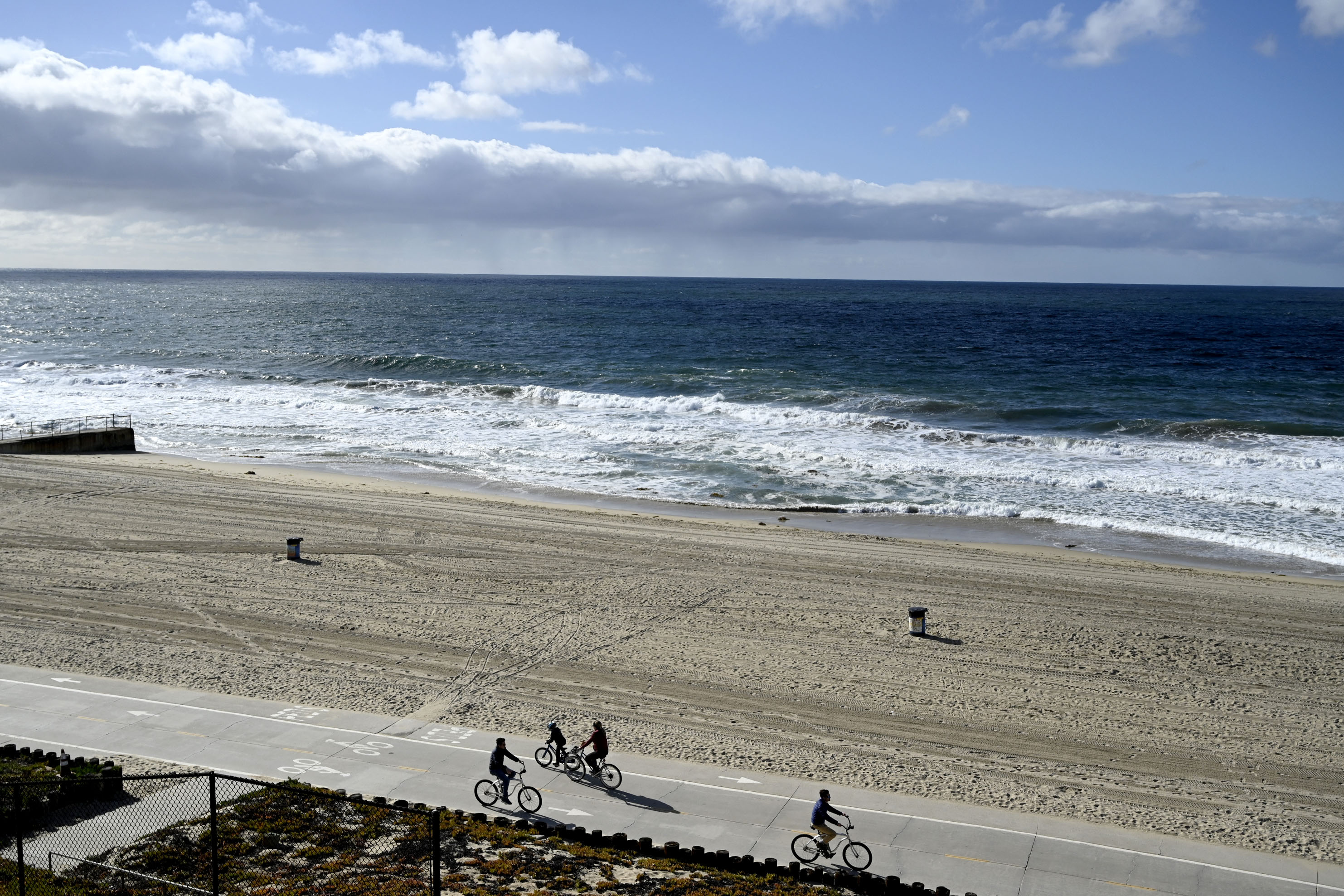 A quiet winter day at the beach in Torrance. (Photo...