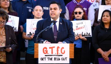 This bill would ban ICE agents from future hiring as a public employee in California – Daily News