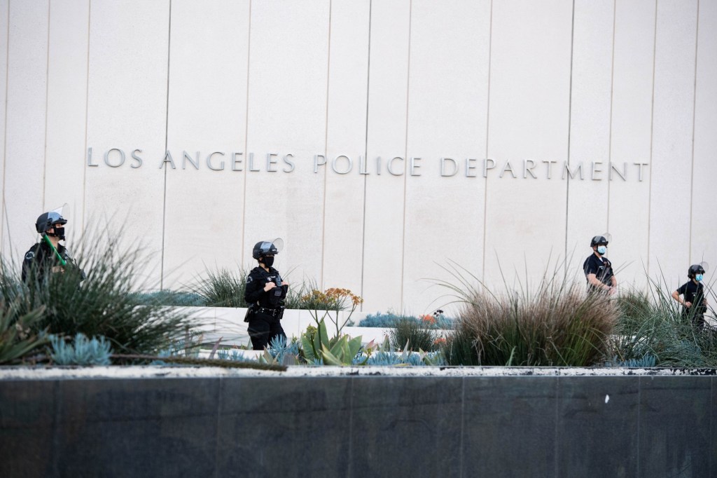 30% of ‘pretextual’ stops by Los Angeles officers nets evidence of other crimes, according to LAPD – Daily News