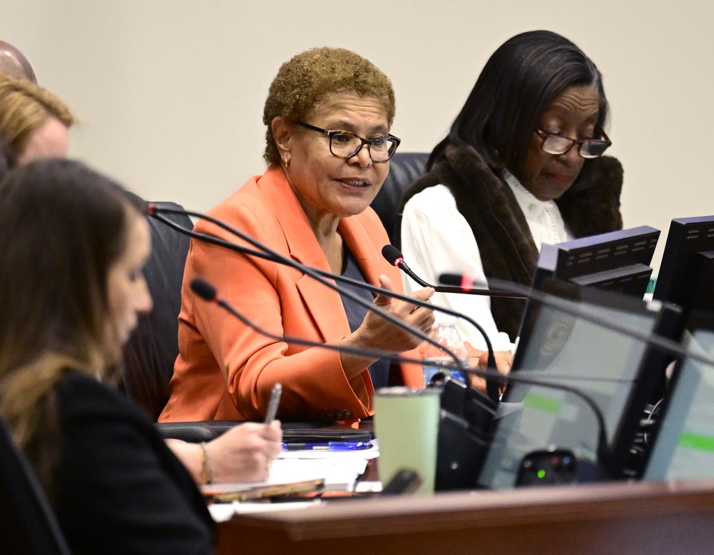 Bass faces backlash over allegations she led ‘watering down’ of fire report – San Gabriel Valley Tribune