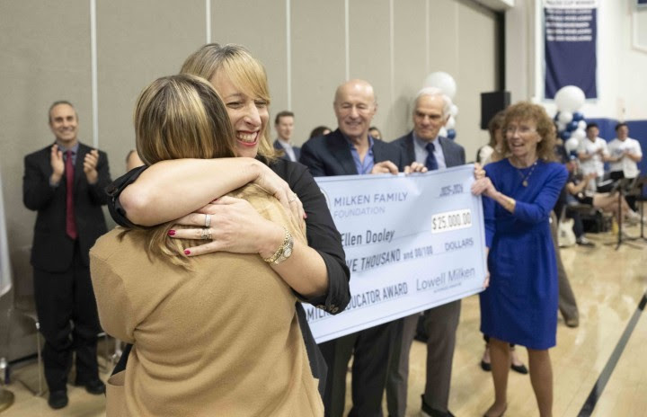 Los Angeles teacher celebrated after winning the National Milken Educator Award – Daily News