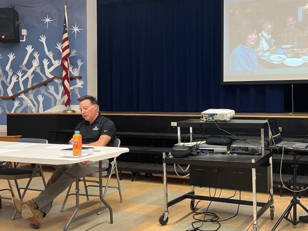 Joe Parker leads his first meeting as a second-time Bird Rock Community Council president on Feb. 3. (Noah Lyons)