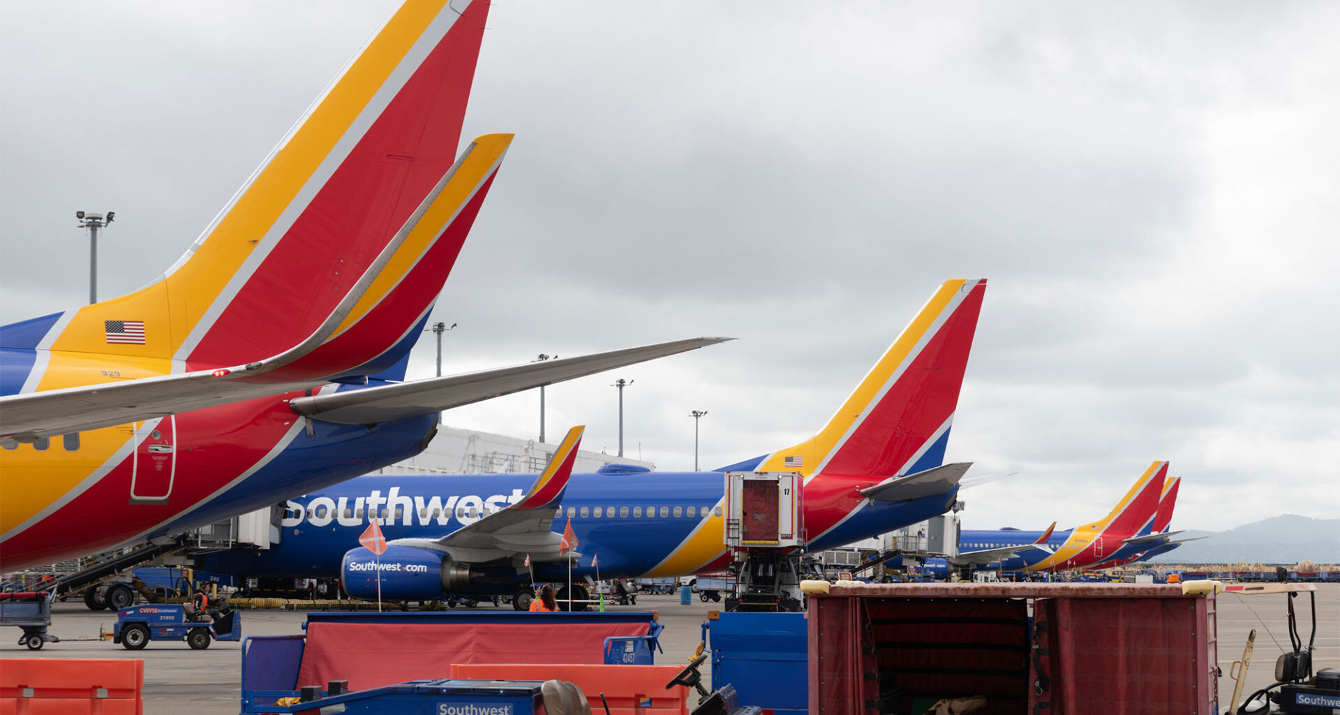 On the wings of love: Oakland airport offers free letters, therapy dogs for Valentine's Day