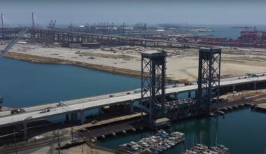 Oil spill contained in Wilmington after pipeline leak – Daily Breeze