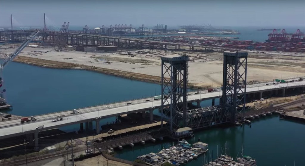 Oil spill contained in Wilmington after pipeline leak – Daily Breeze