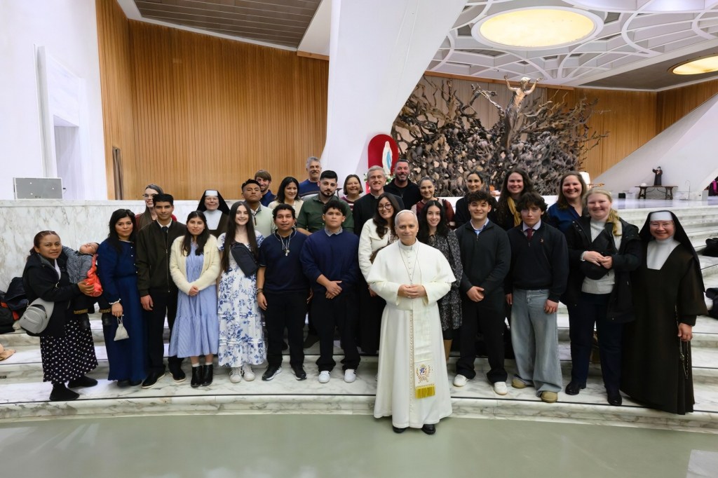 Holy Innocents students meet Pope Leo, a week after Long Beach school vandalized – Press Telegram