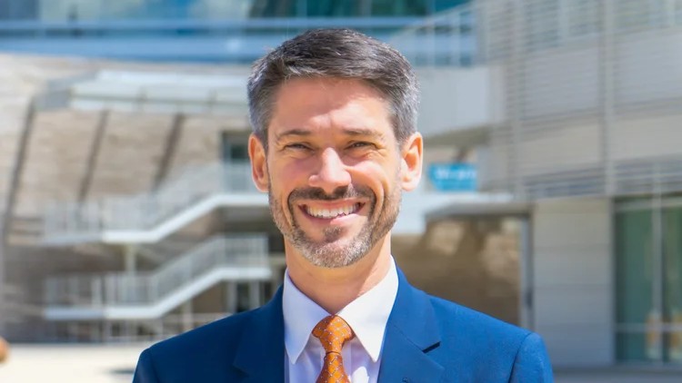 Moderate Matt Mahan finalizes Democrat field in governor's race