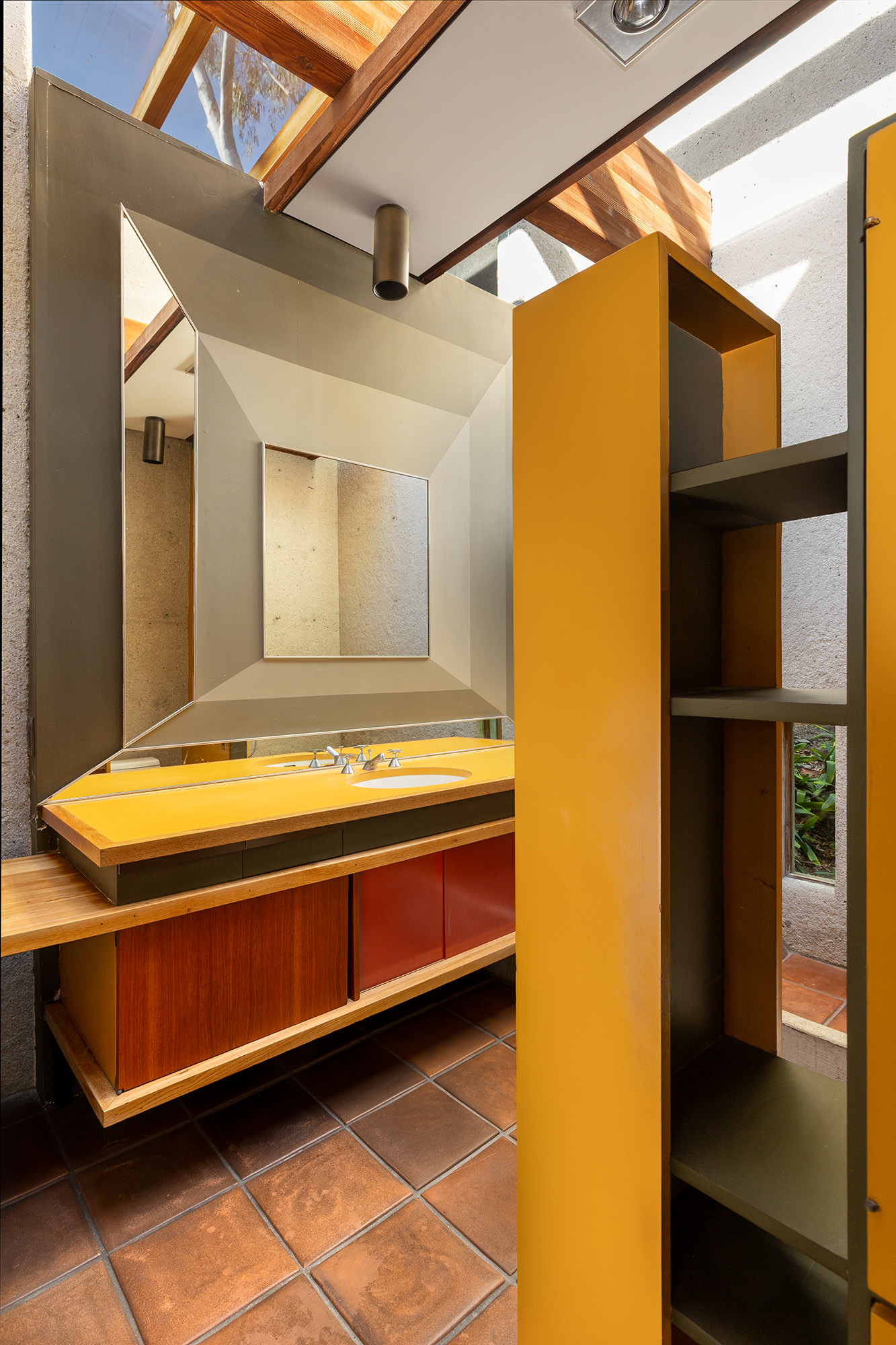 Bedrooms and bathrooms in the Kappe House