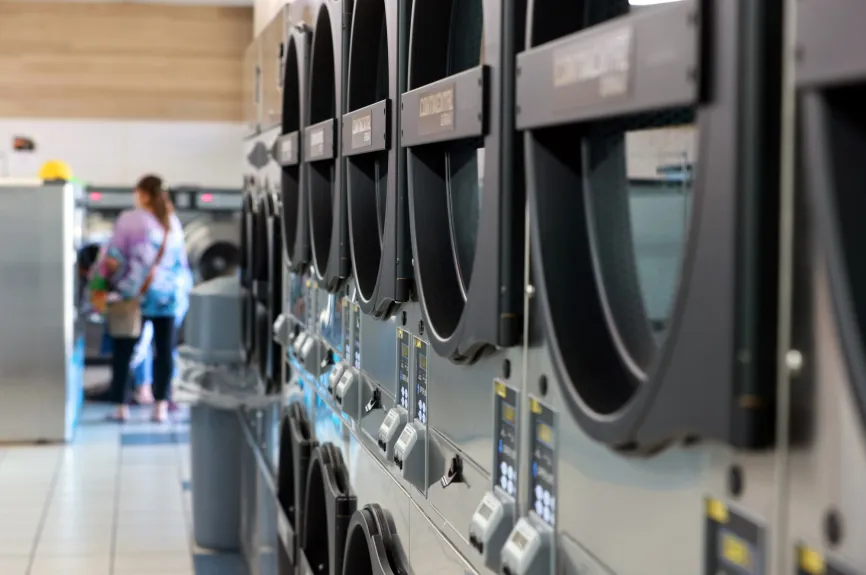 Anaheim high schoolers to receive free laundry services, elementary students explore science through hockey, and more – OCDE Newsroom