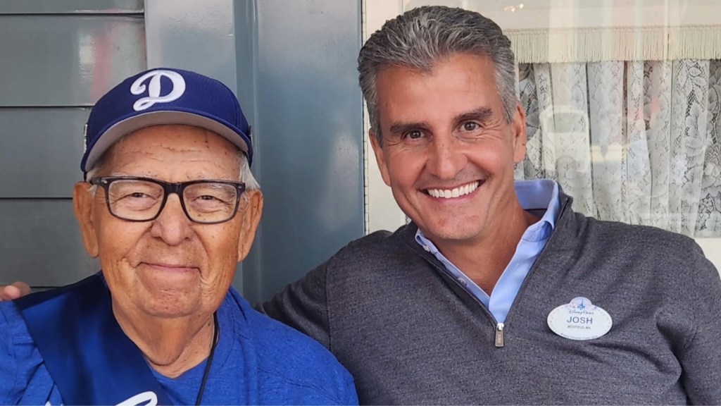 Disneyland pays tribute to Porch Potato known as Mayor of Main Street U.S.A. – Press Telegram