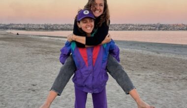 They fell in love while traveling around the world