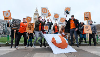 Berkeley Talks: An evolutionary biologist makes the case for pausing AI