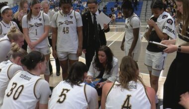 PFW women fall to Oakland at home 71-64