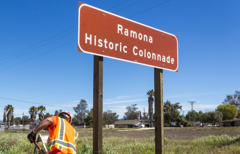 Ramona Colonnade sign