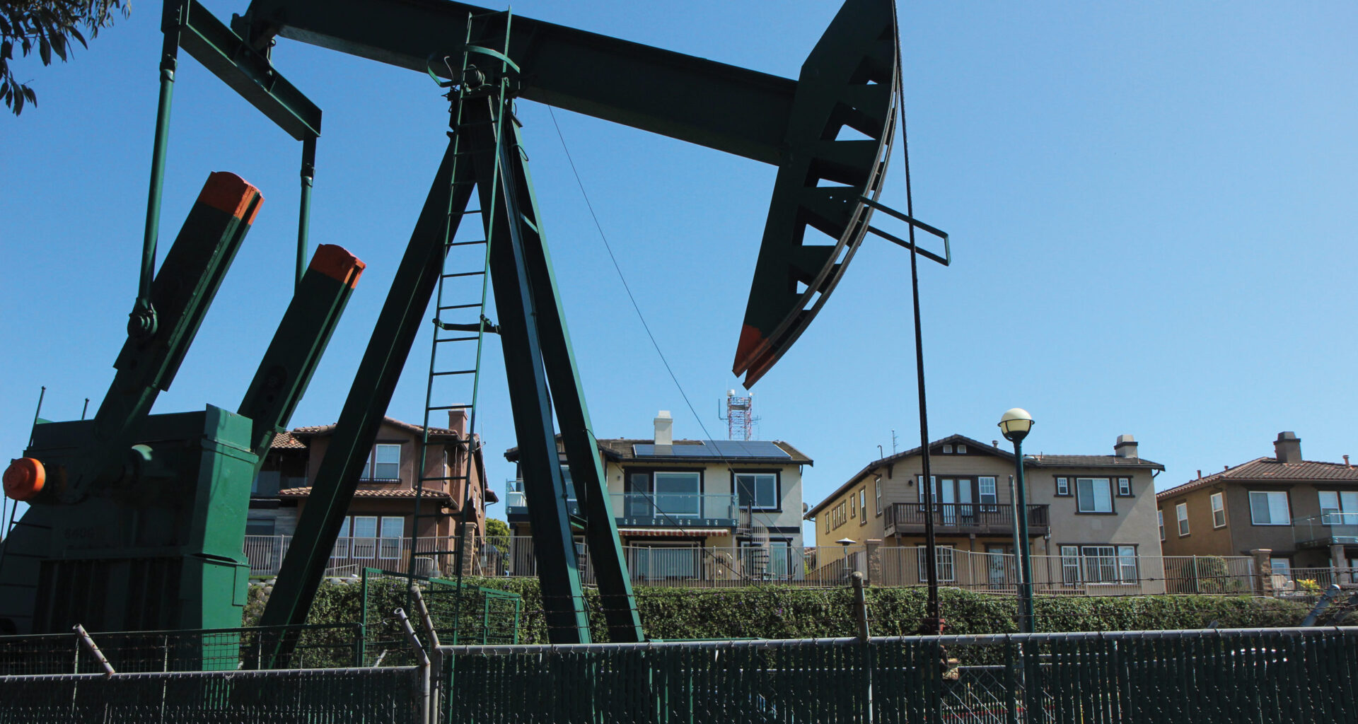In push to clean them up, researchers warn of many uncapped oil wells near schools, parks, homes in Long Beach • Long Beach Post News