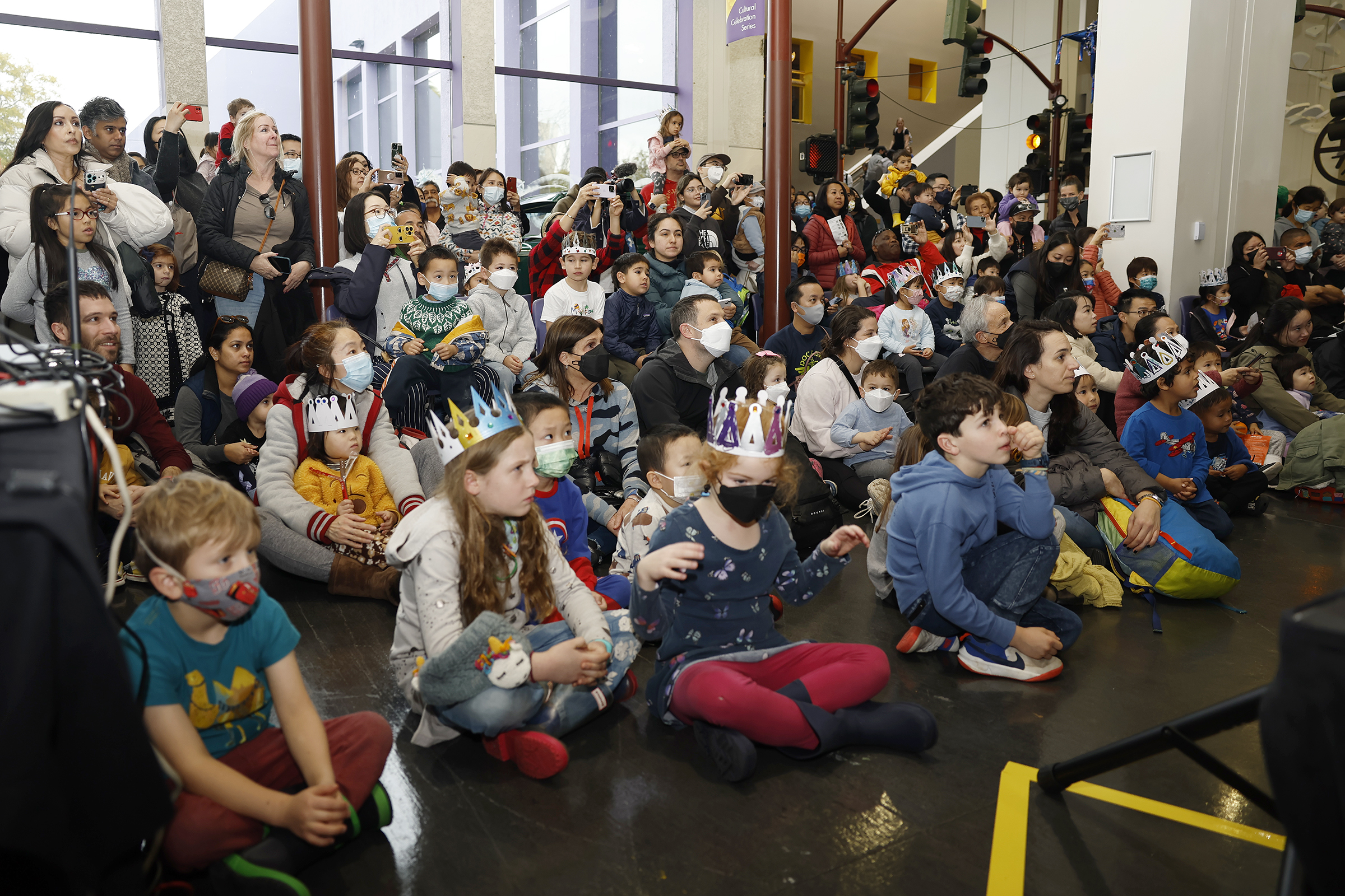 A crowd watches Mariachi Mexico perform during El DÃ­a de...