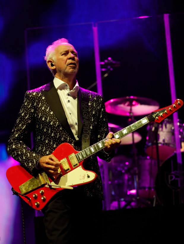 SAN FRANCISCO, CALIFORNIA - SEPTEMBER 26: Guitarist Phil Manzanera performs with Roxy Music at the Chase Center in San Francisco, Calif., on Monday, Sept. 26, 2022. (Jane Tyska/Bay Area News Group)