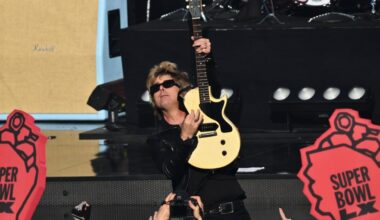 Green Day opens Super Bowl in rousing fashion