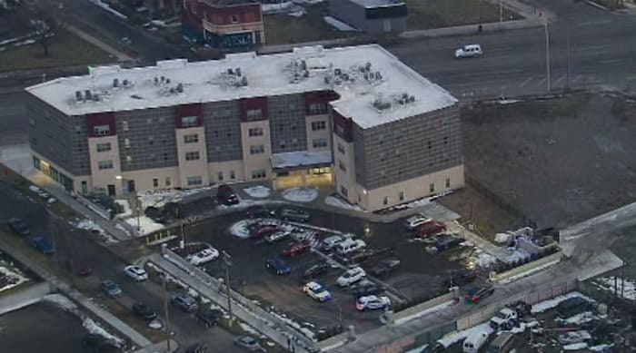 Man found dead after shooting in apartment complex parking lot on Detroit’s west side