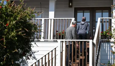 FBI searches Los Angeles Unified School District office, Carvalho home