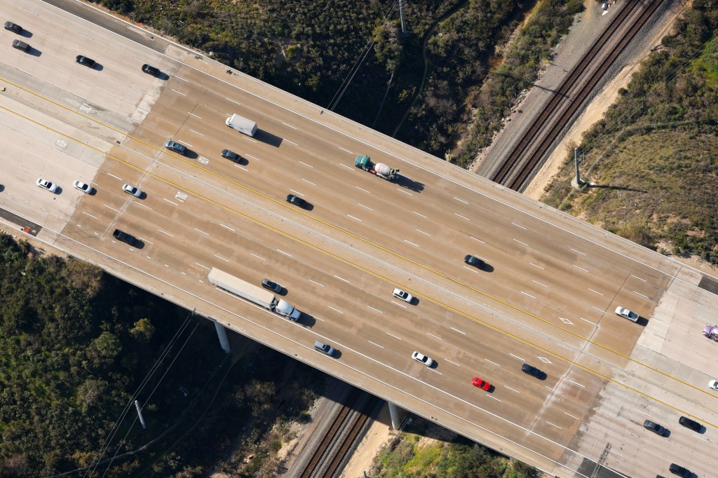 No cell service? No problem. San Diego tech helps cars communicate – San Diego Union-Tribune