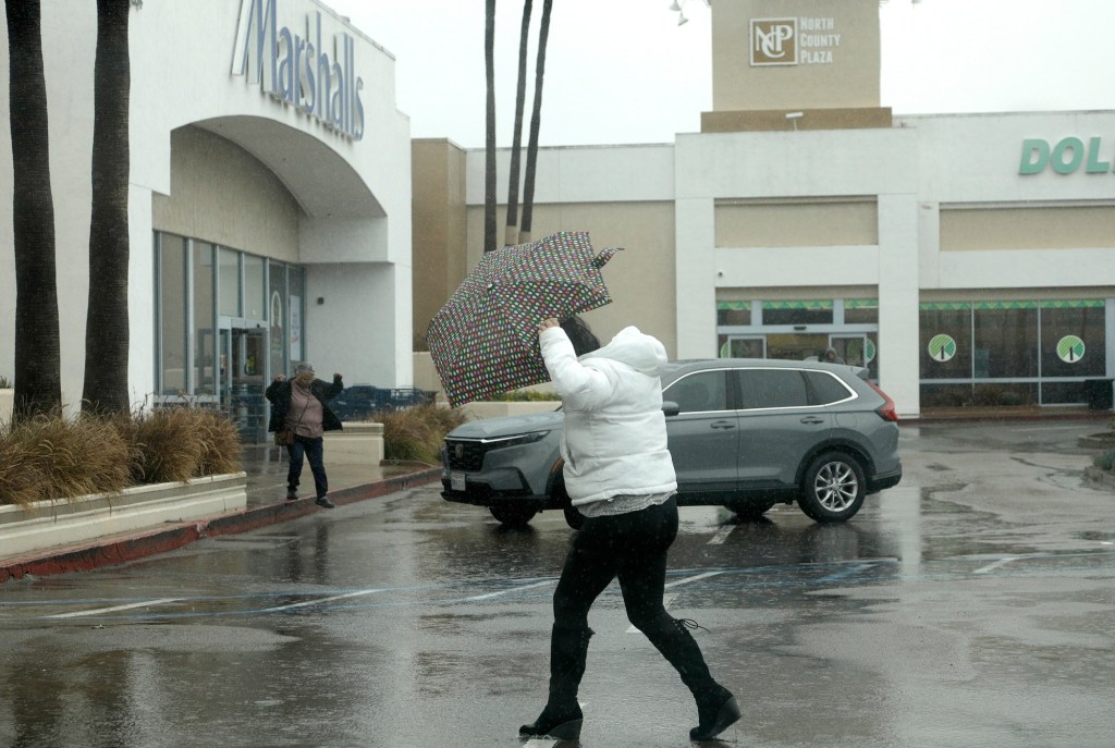 Second round of strong winds and driving rain to hit San Diego Tuesday night – San Diego Union-Tribune