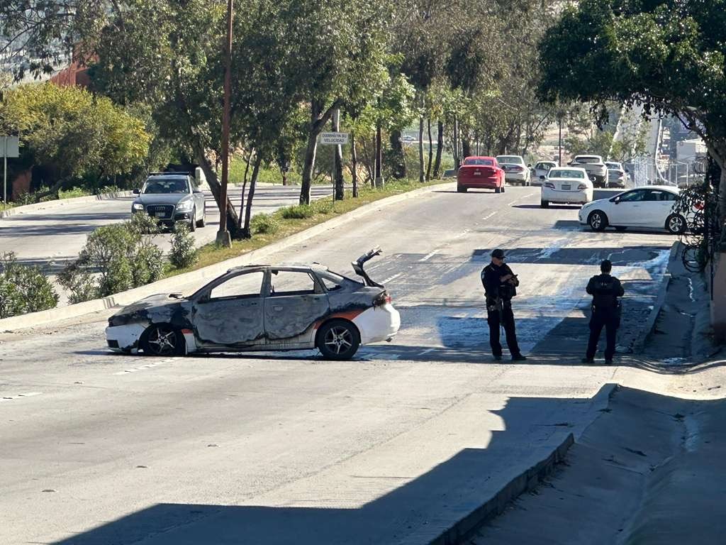 Vehicles burn and stores close in Tijuana following the killing of a cartel leader – San Diego Union-Tribune