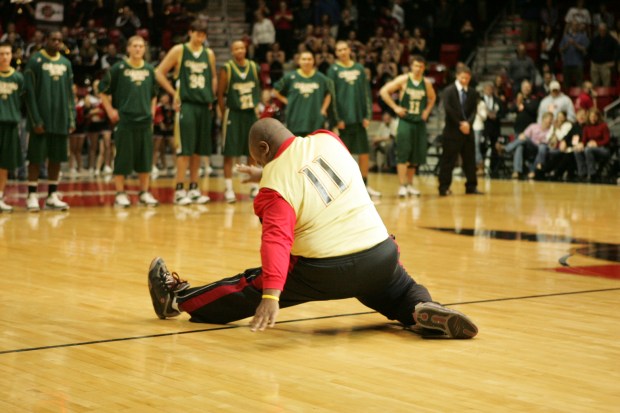 Longtime San Diego State superfan Chet Carney died this week at age 70. (Stan Liu, SDSU athletics)