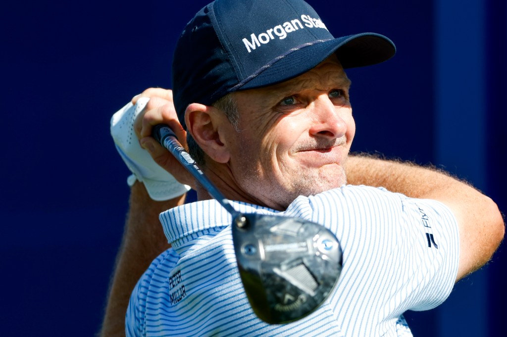 Justin Rose continues record run at Farmers, takes 6-stroke lead into final round