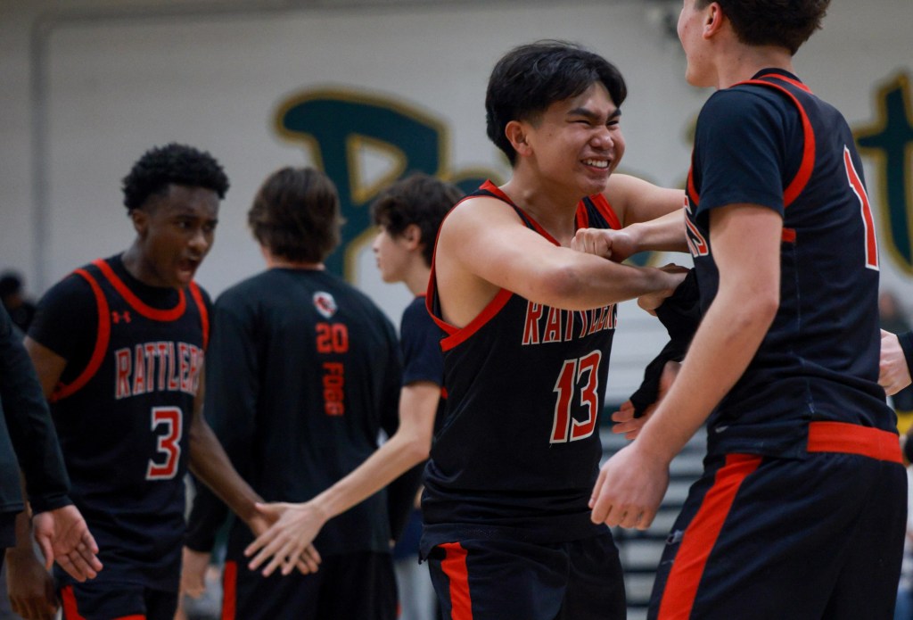 Canyon Hills hangs on to beat Henry, inches closer to first league title since 2014