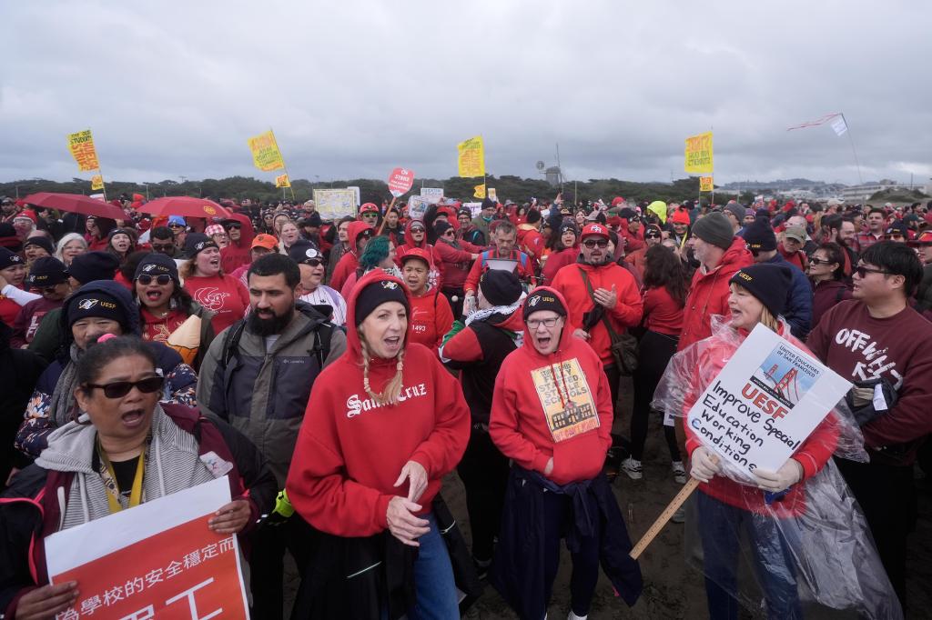 San Francisco teachers, district reach deal to end first strike in decades