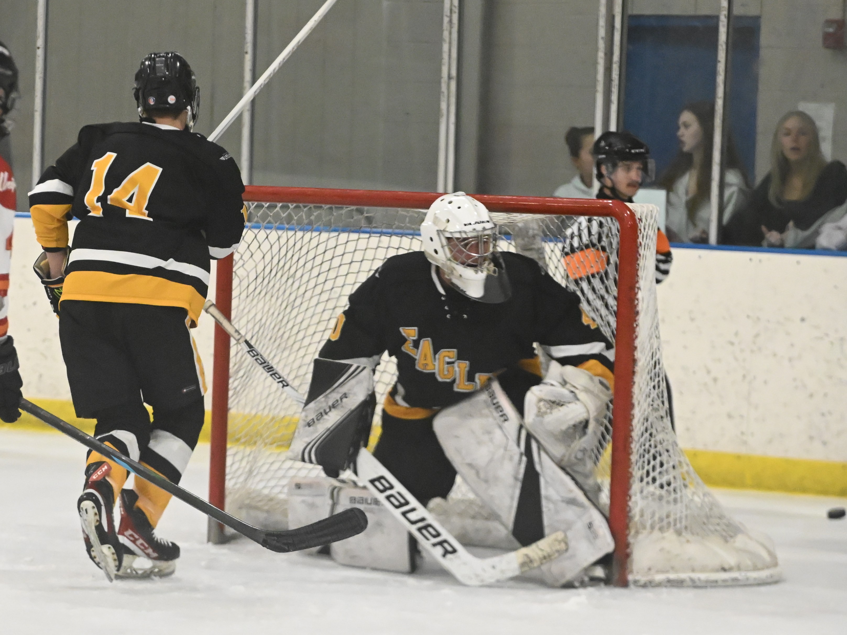 Utica-Fraser United and Oxford-North Oakland United faced off Tuesday in...