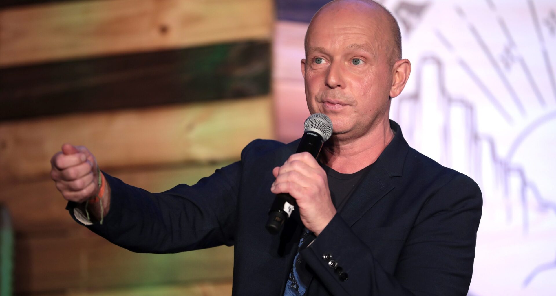 Republican Steve Hilton leads California governor fundraising as large pool of Democrats lag • The Mendocino Voice