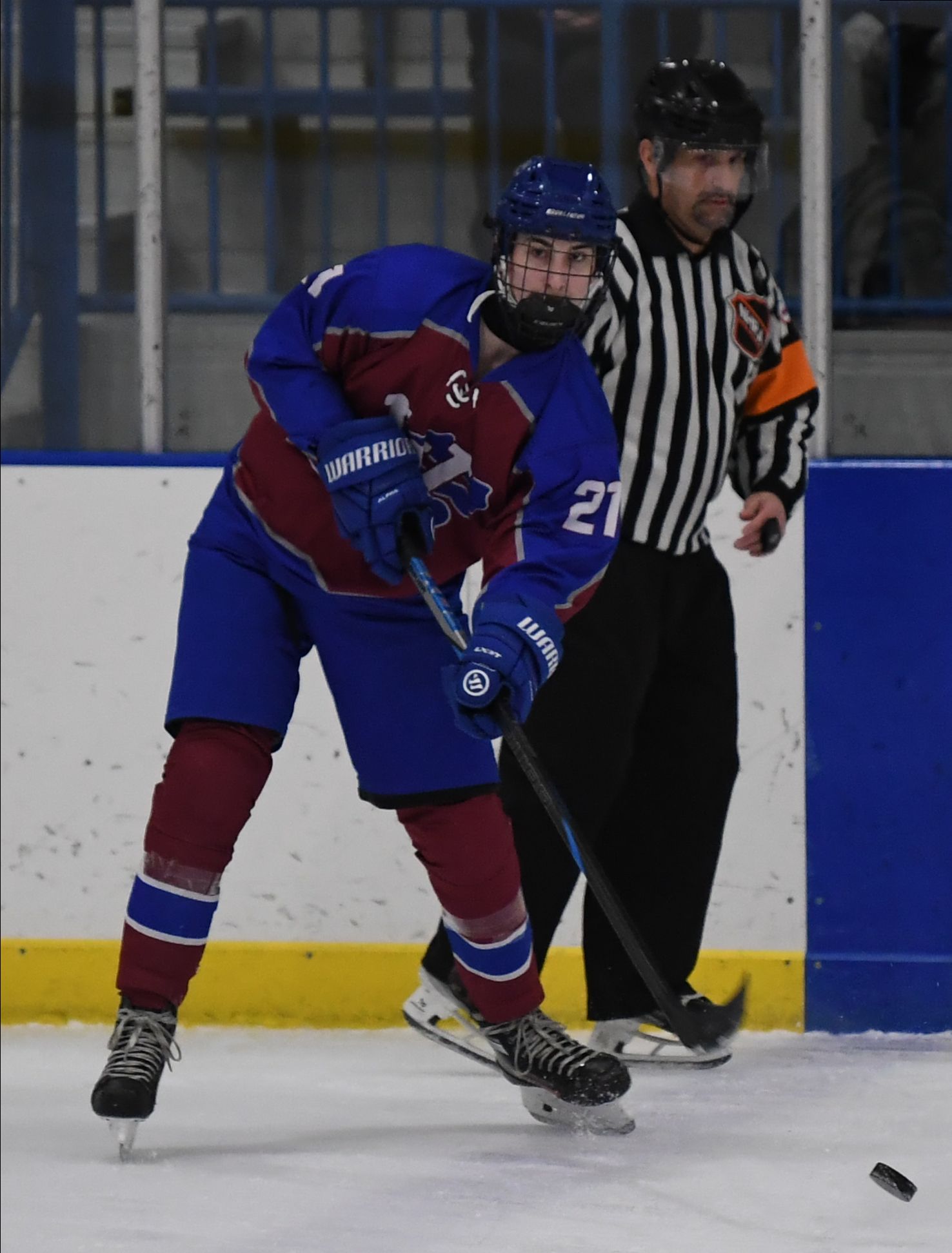Lakes United defeated Walled Lake United 3-1 in the game...