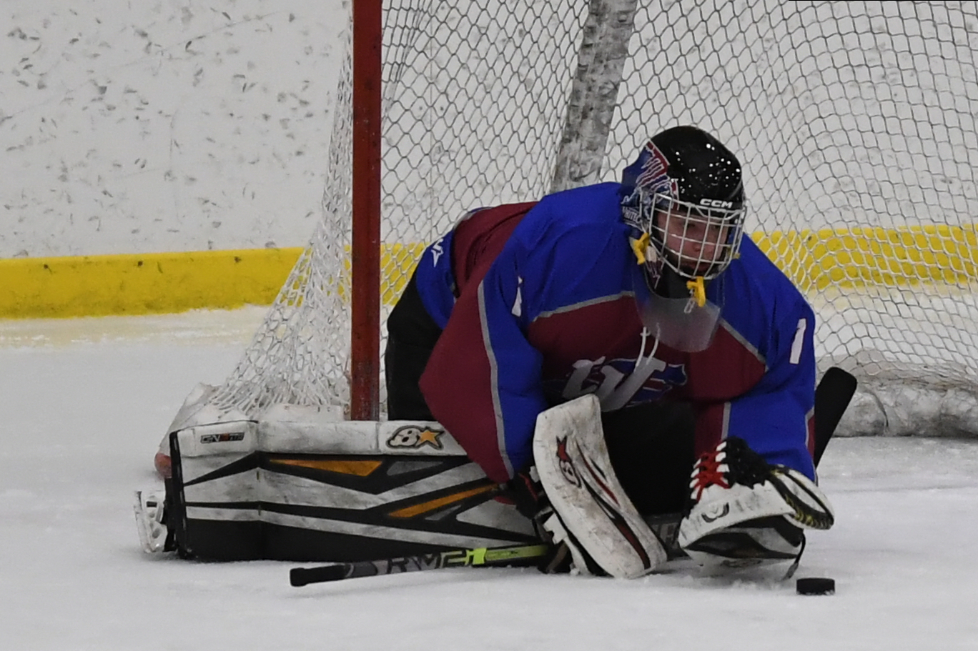 Lakes United defeated Walled Lake United 3-1 in the game...