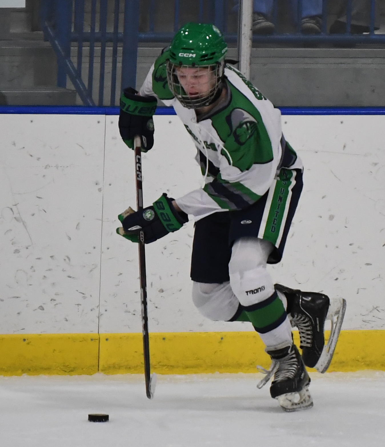 Lakes United defeated Walled Lake United 3-1 in the game...