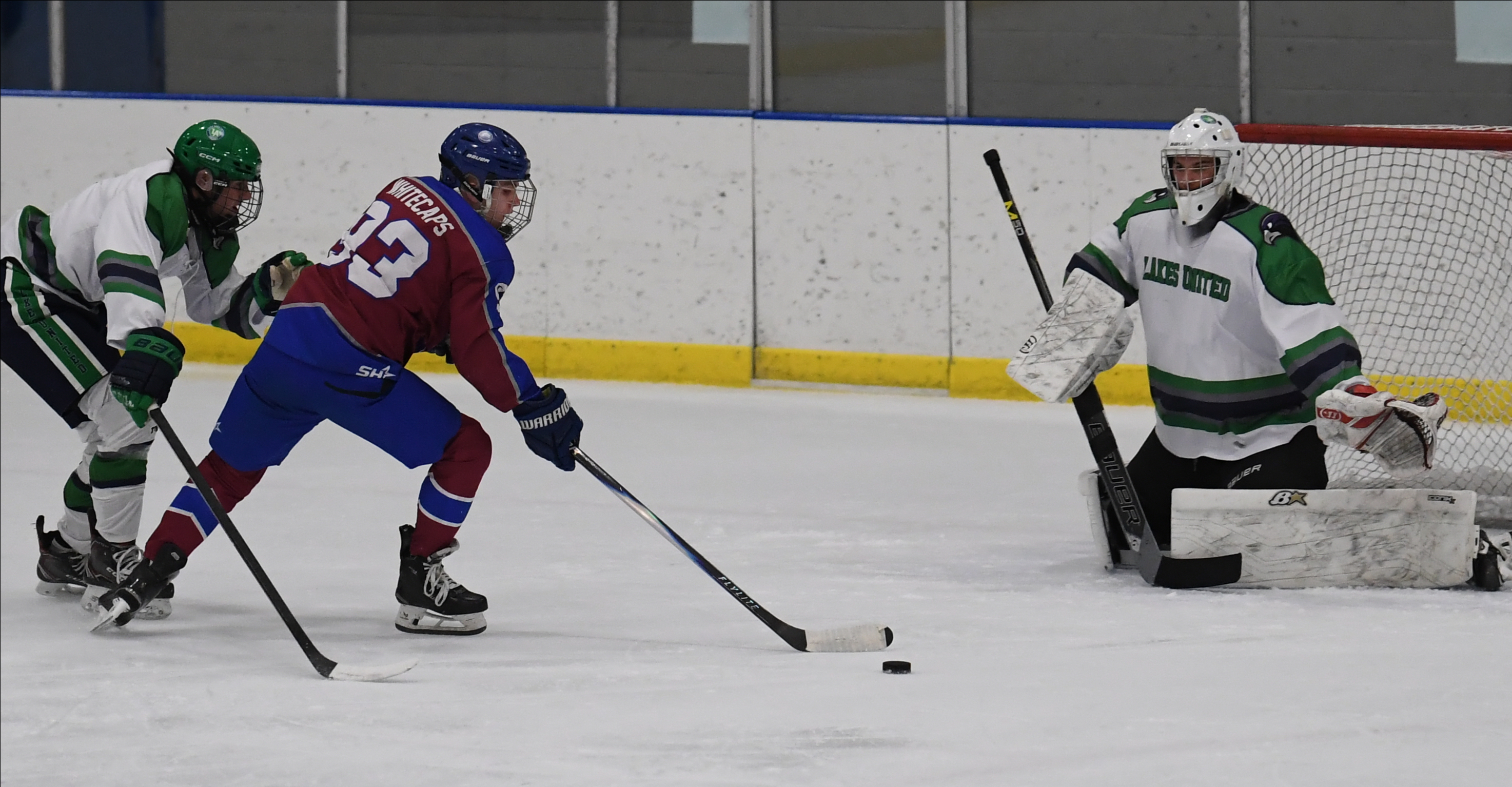 Lakes United defeated Walled Lake United 3-1 in the game...