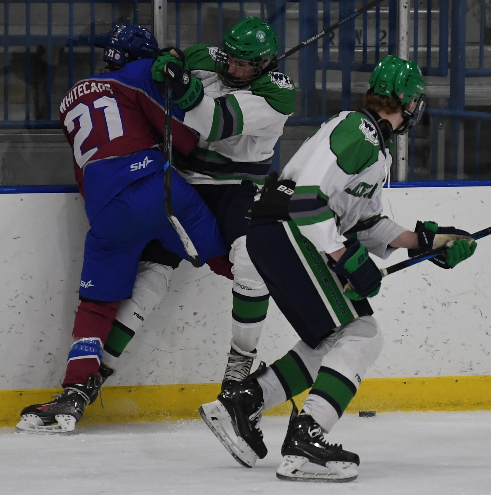 Lakes United defeated Walled Lake United 3-1 in the game...