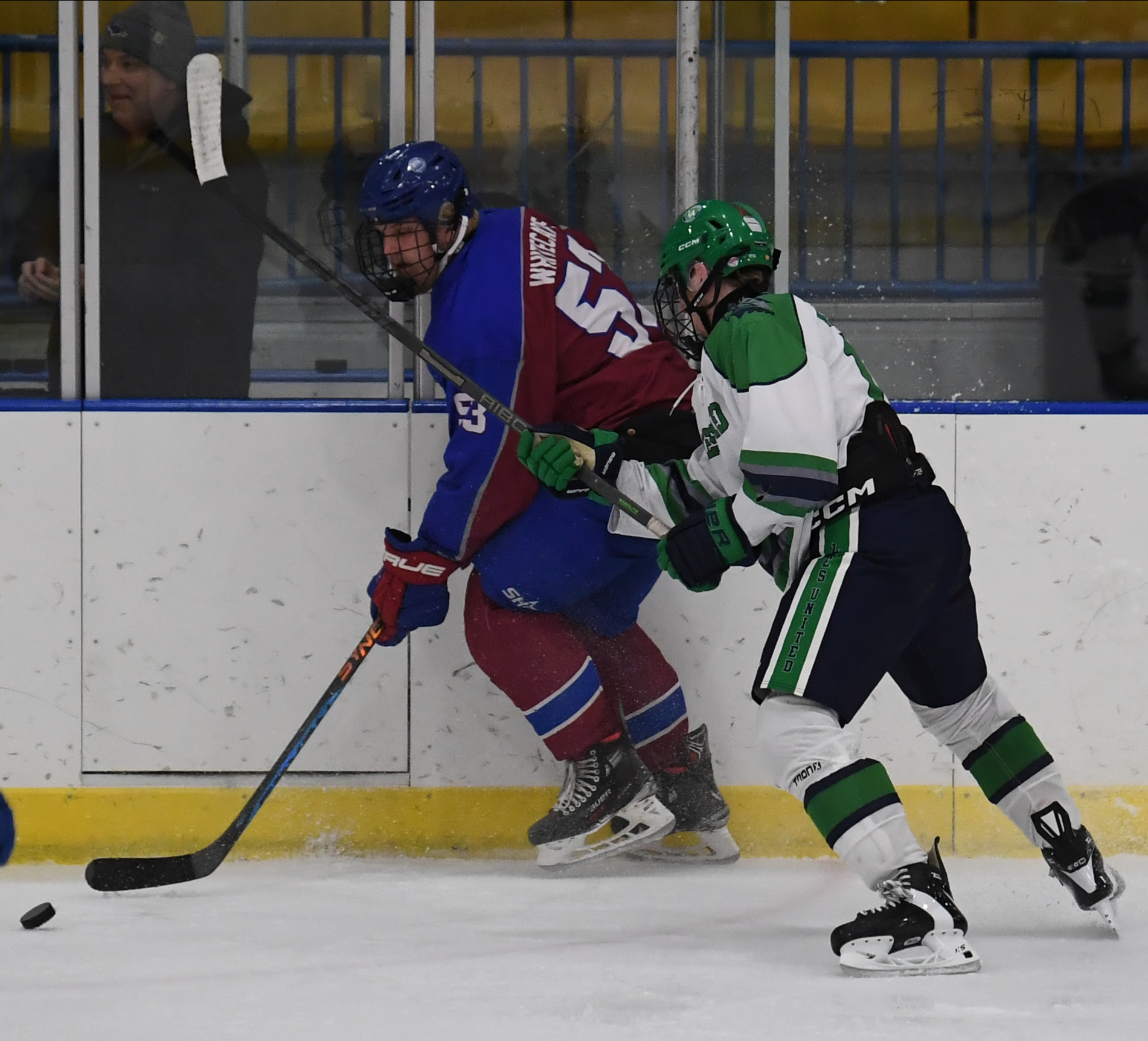 Lakes United defeated Walled Lake United 3-1 in the game...